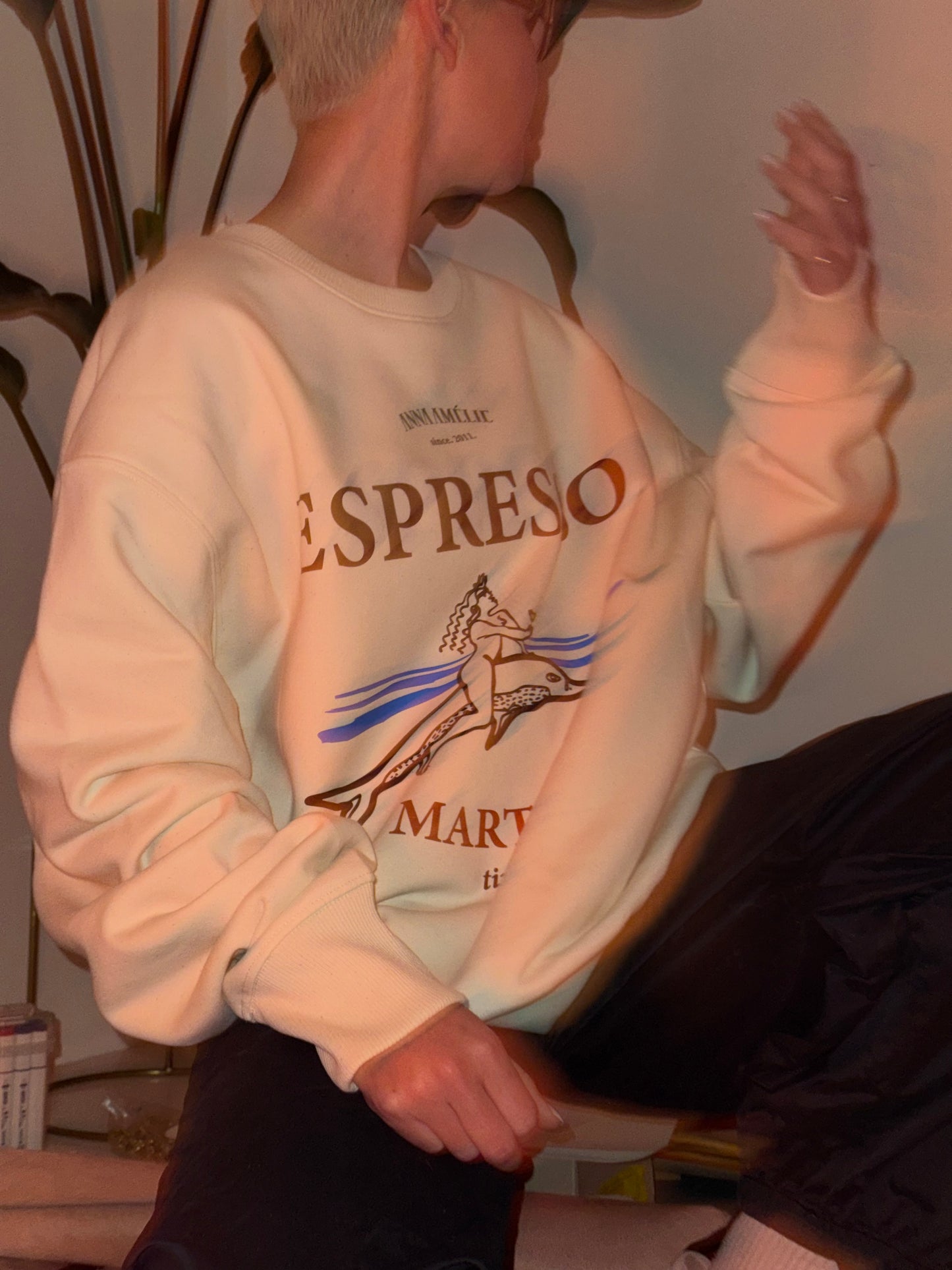 “ESPRESSO MARTINI” OVERSIZED SWEATER | NATURAL
