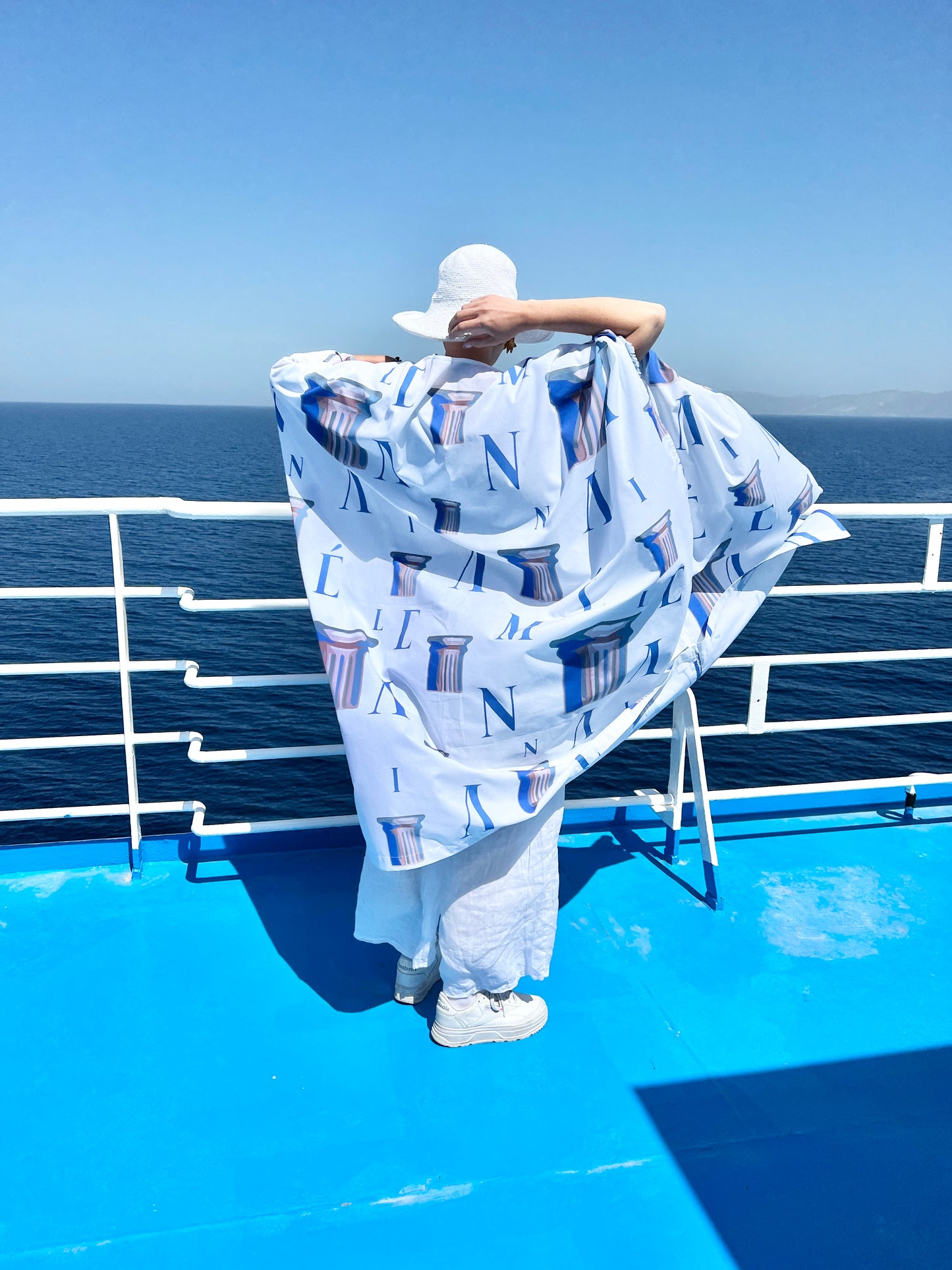 Special Pre-Order | CAFTAN - COLUMN LOGO PRINT | WHITE