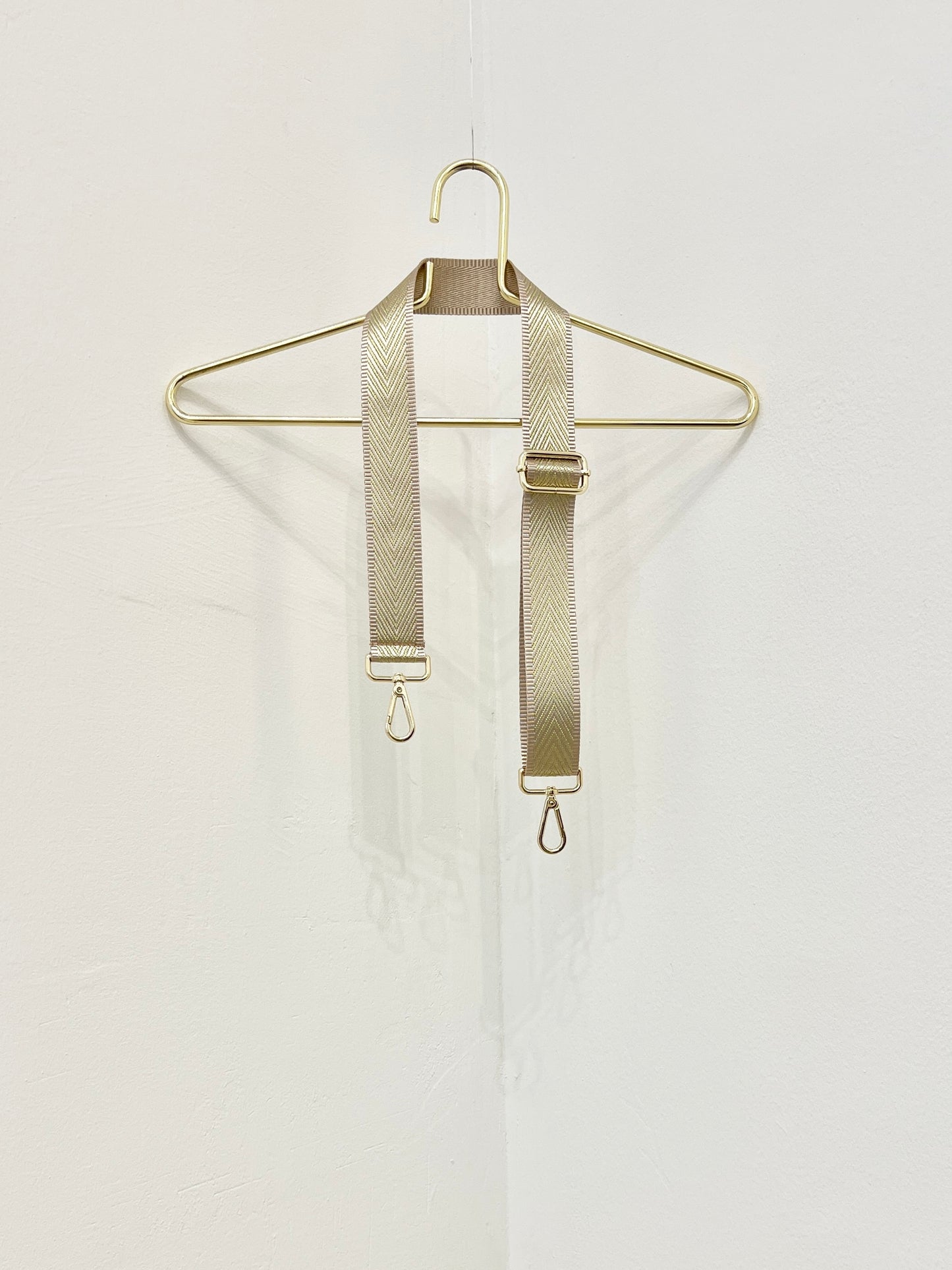WEBBING SHOULDER STRAP | BEIGE AND GOLD HERRINGBONE