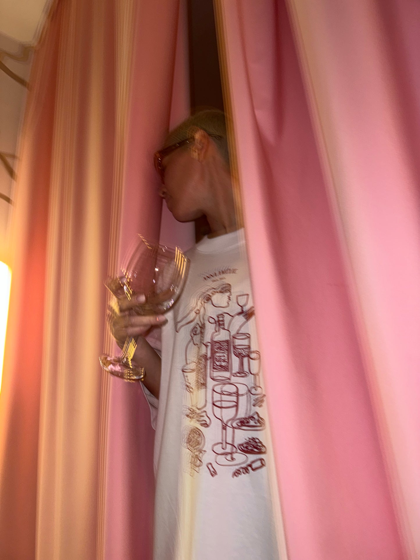 “RED WINE” OVERSIZED T-SHIRT | WHITE