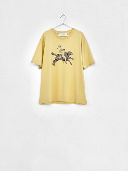 SYROS T-SHIRT - MYTHOLOGY PRINT | BUTTER YELLOW