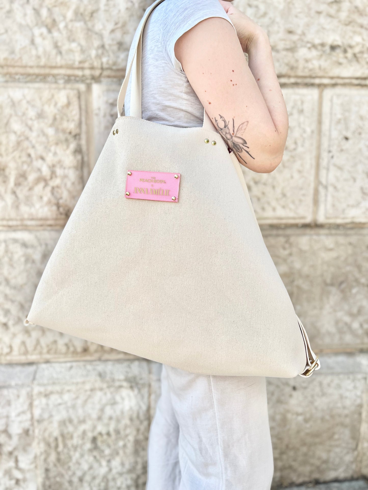 STUDIO TOTE “XL” - PEACH | ANNA AMÉLIE x THE PEACH BODY