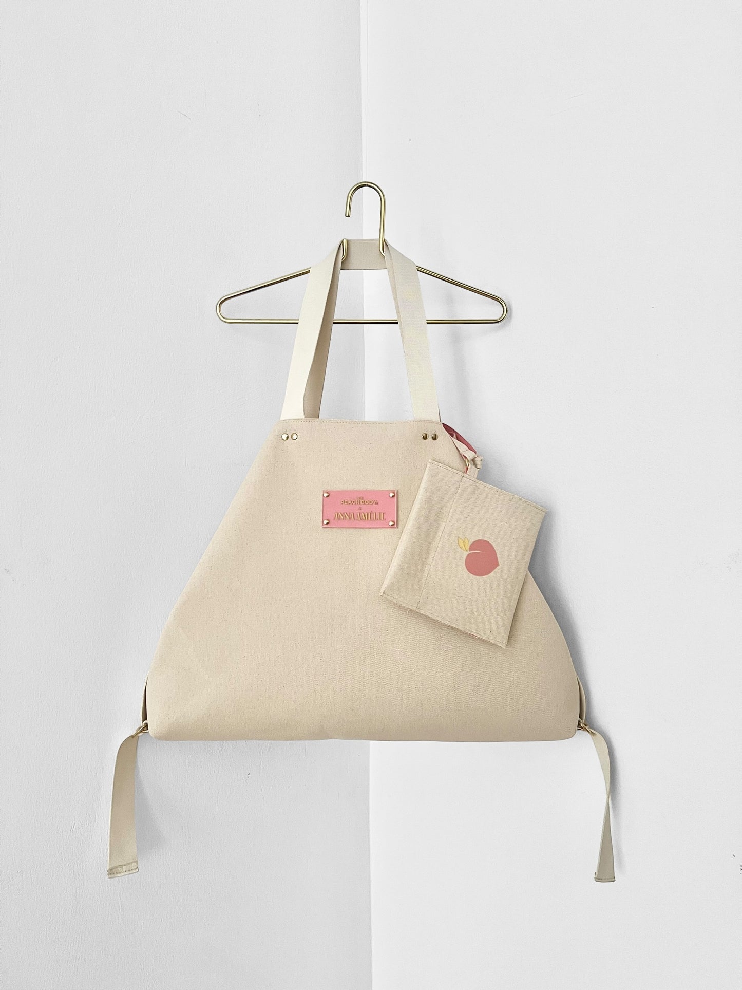 STUDIO TOTE “XL” - PEACH | ANNA AMÉLIE x THE PEACH BODY