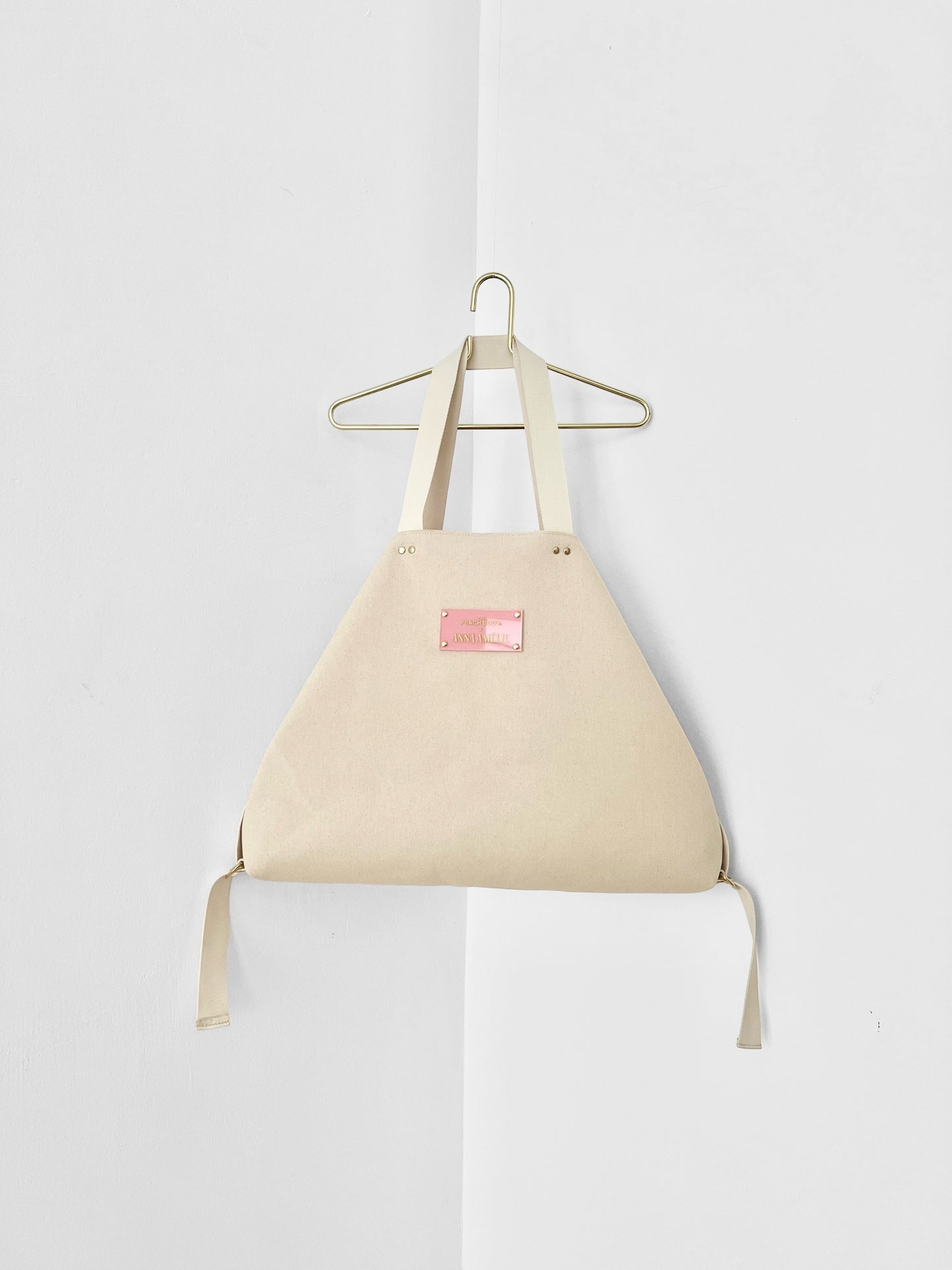 STUDIO TOTE “XL” - PEACH | ANNA AMÉLIE x THE PEACH BODY