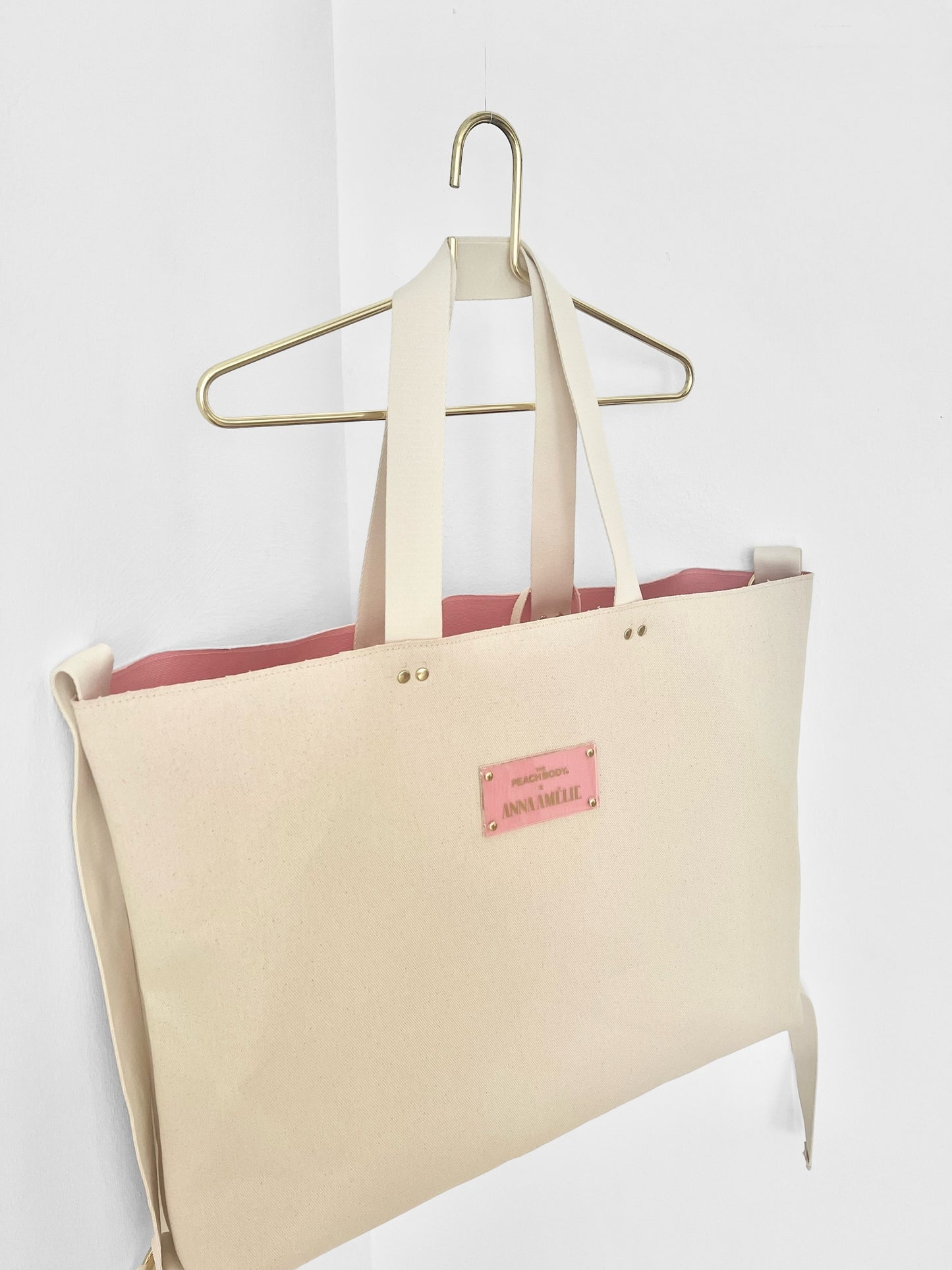 STUDIO TOTE “XL” - PEACH | ANNA AMÉLIE x THE PEACH BODY