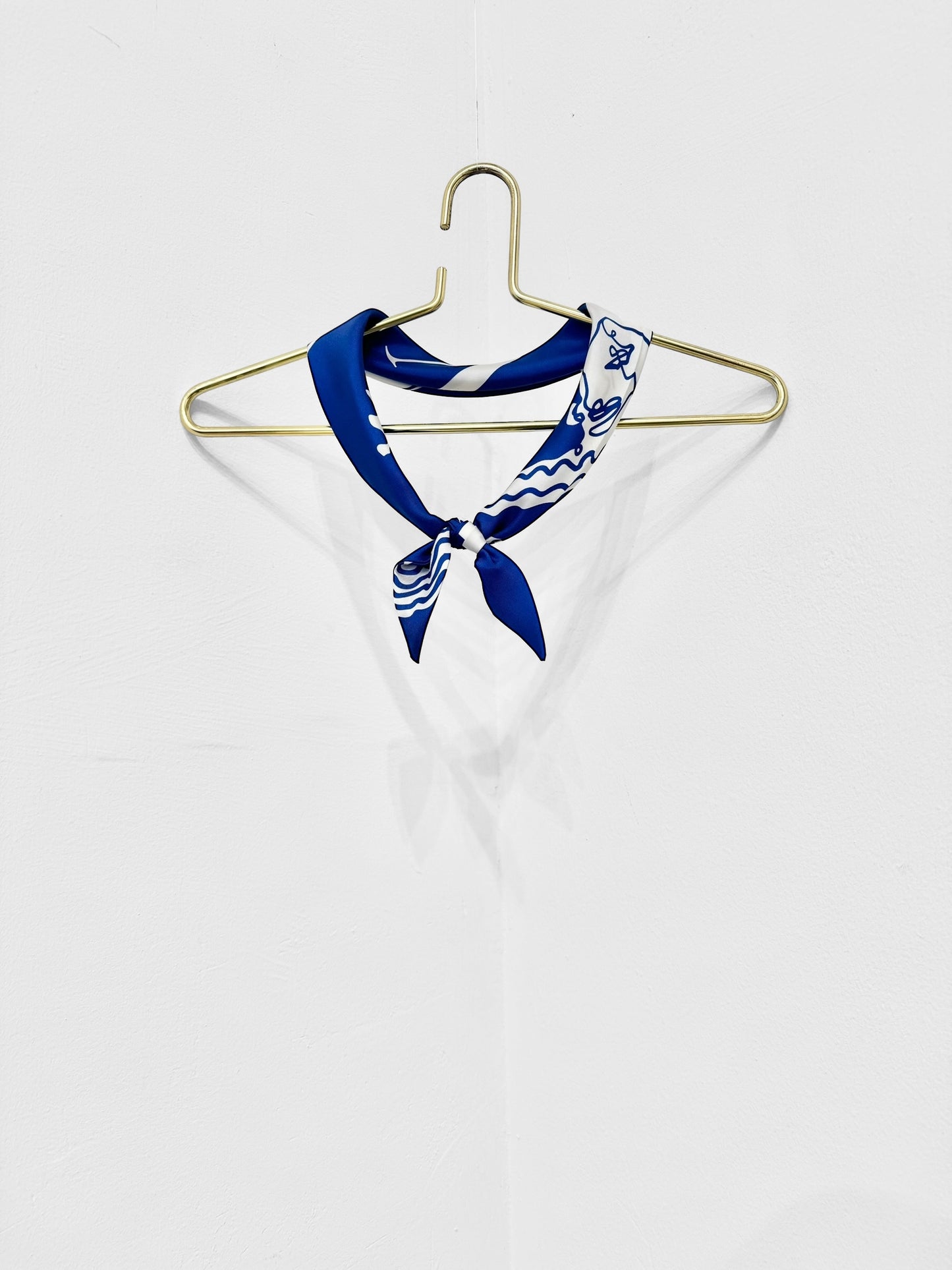 TRIANGLE SILK SCARF - HEADS LOGO PRINT | GREEK BLUE