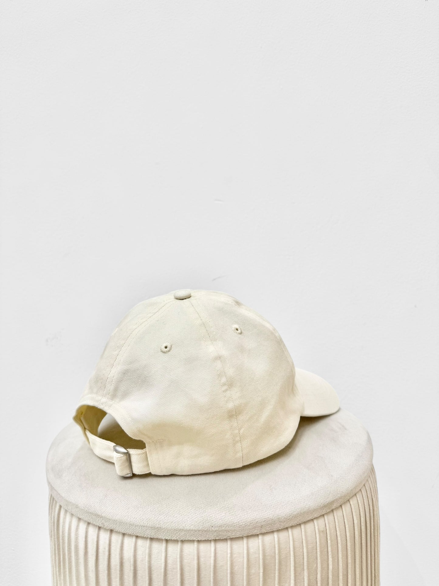 VRYSI BASEBALL CAP - “GREEK LOVERS CLUB” | SOFT BEIGE